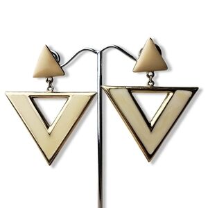 𝅺VINTAGE Enamel Cream & Goldtone Post-back Earrings